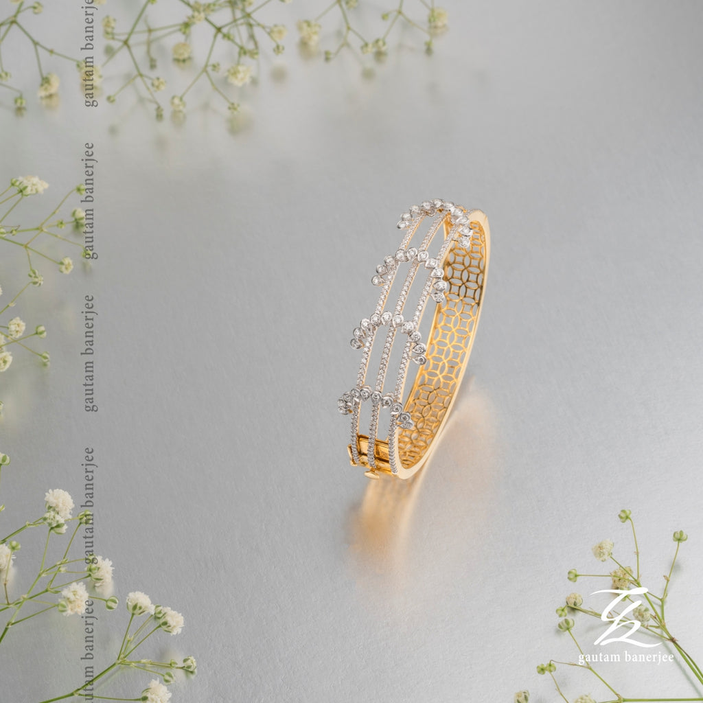 Charming Crescents | B108