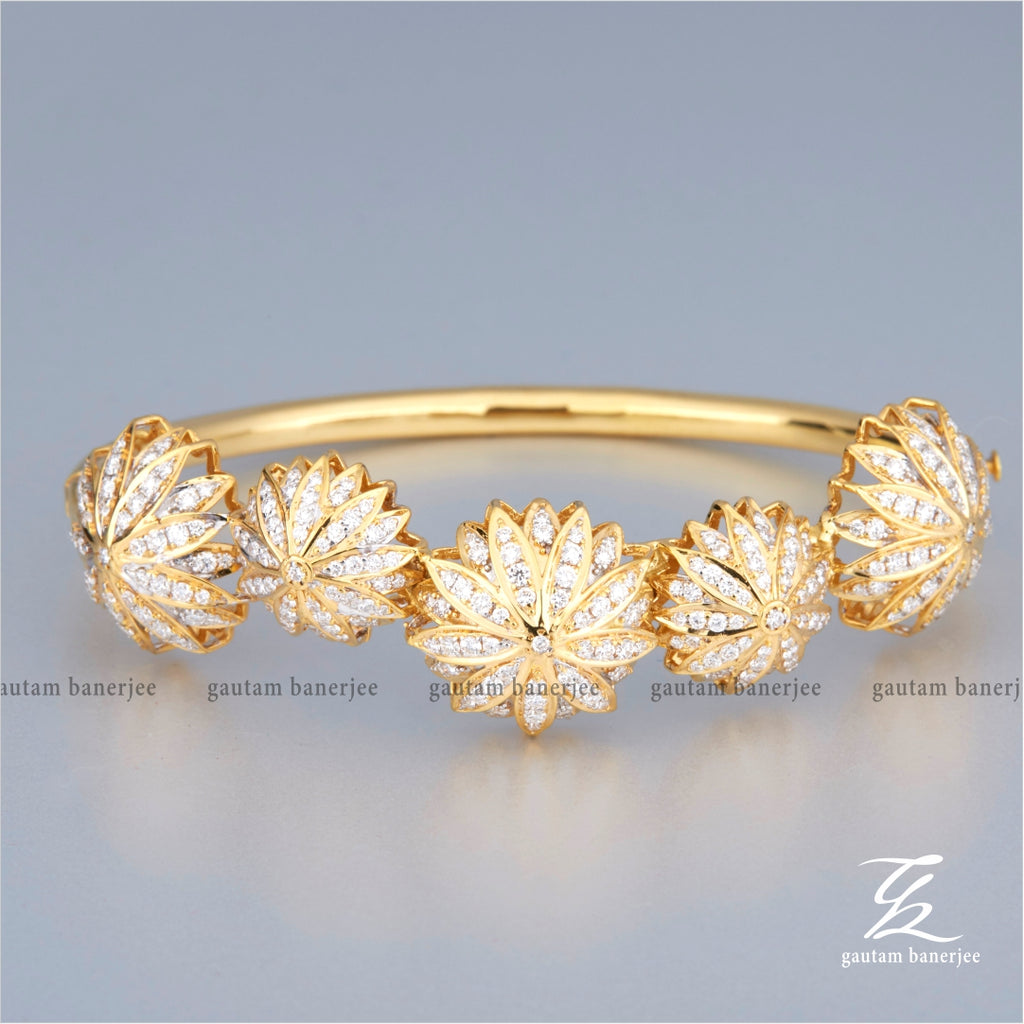 Floral Charm | B001