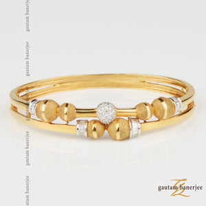 Circles & Charms | B026