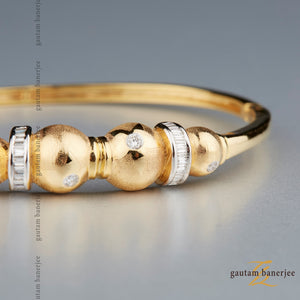 Captivating Circles | B055