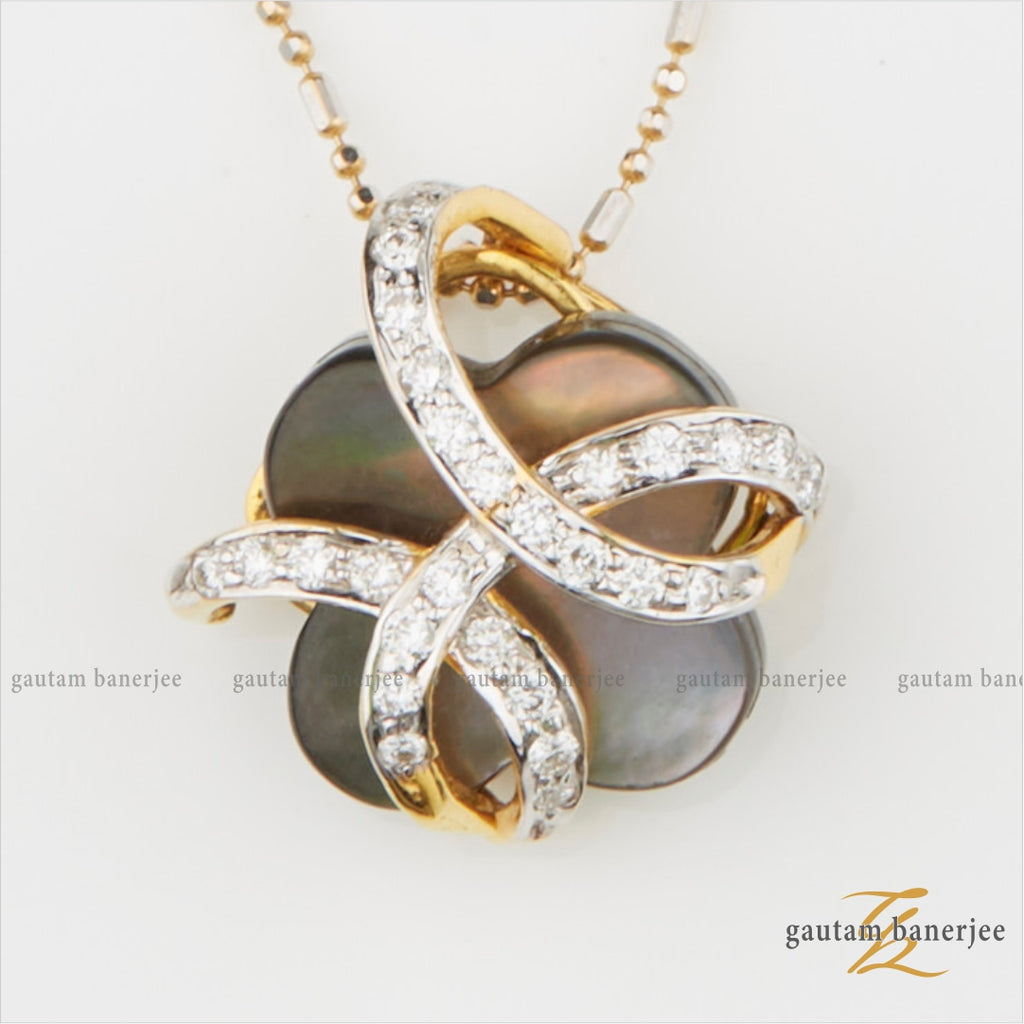 The Mother of Pearl | P038