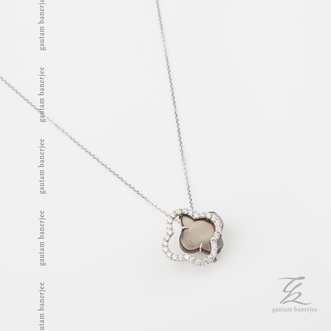 Mother of Pearl Clover | P046