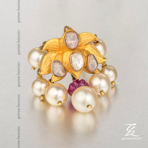 Blooming Pearls | R0083