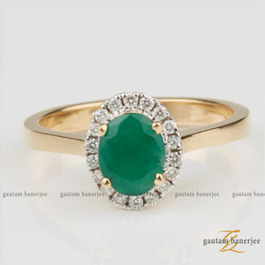 Green Gaze | R026