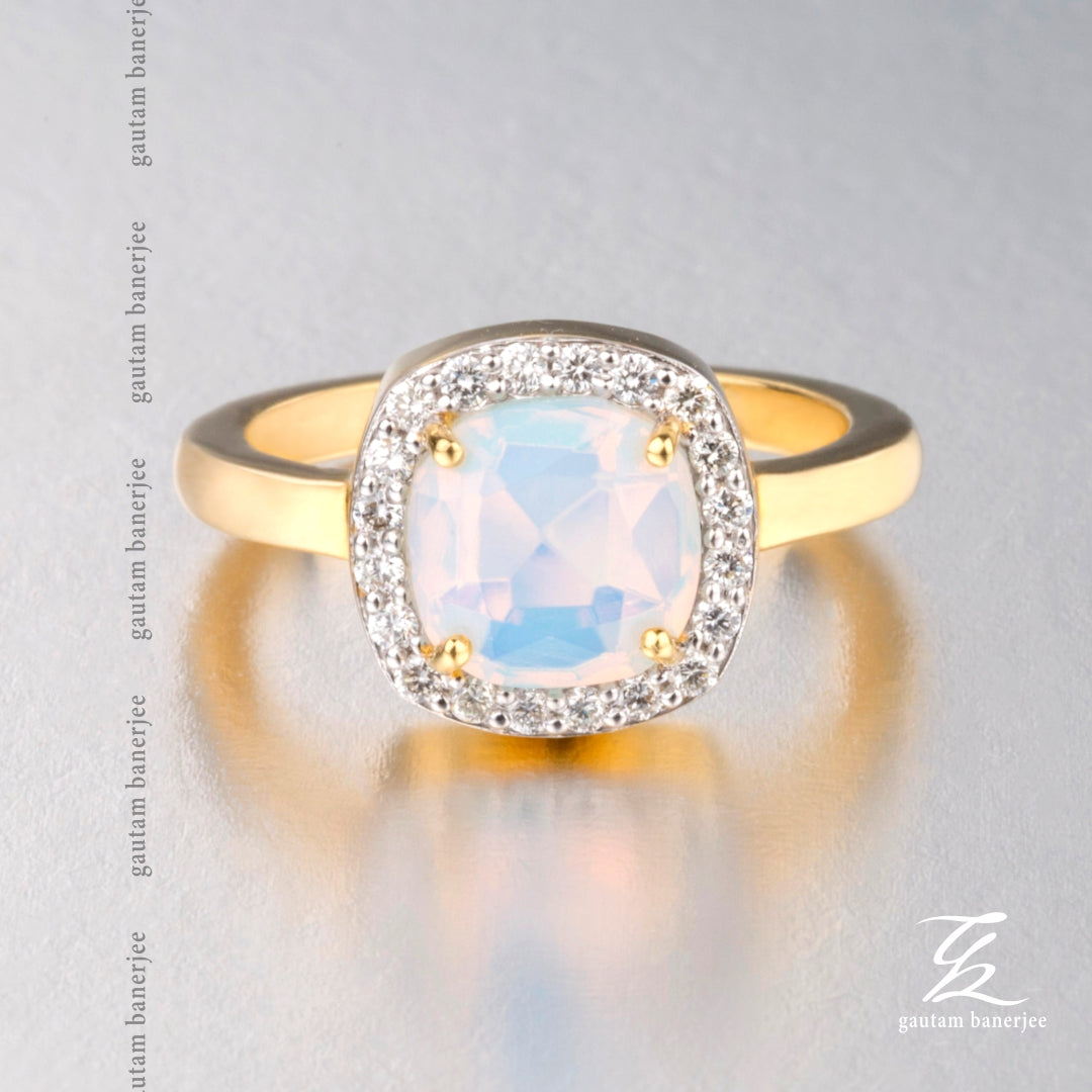 The Iconic Moonstone | R060